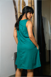 Sleeveless V-Neck Shift Dress – Green